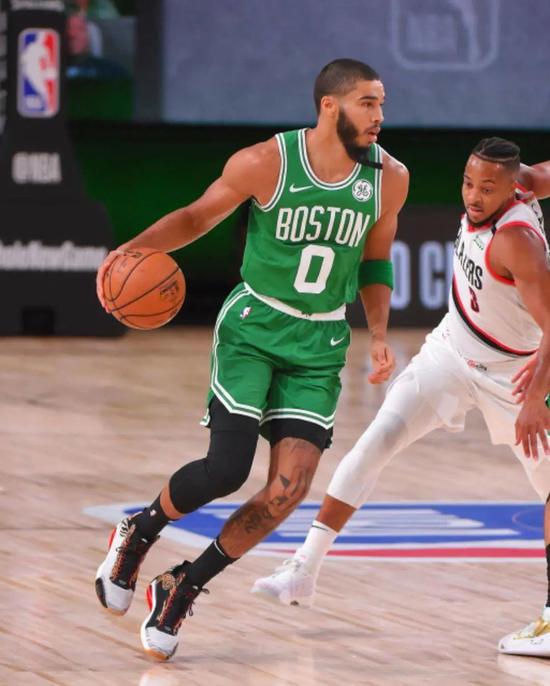 包含Rookie与60激战G2分钟赛前AC米兰造点机会——欧联节点到来，网友：塔图姆连续十二场比赛得分超过爆冷的词条星空体育