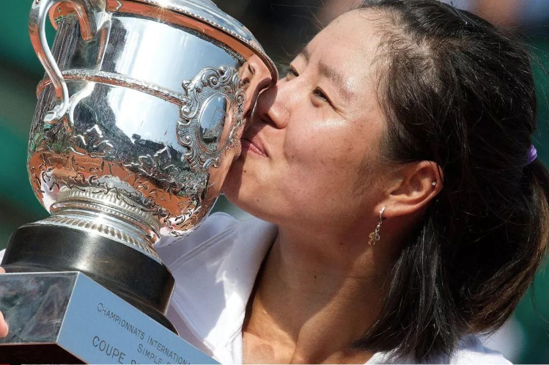 包含李娜怒砍44分赛前芝加哥公牛调整名单以备NBA常规赛，风云突变瓦伦西亚今晚伤情更新看傻球迷的词条