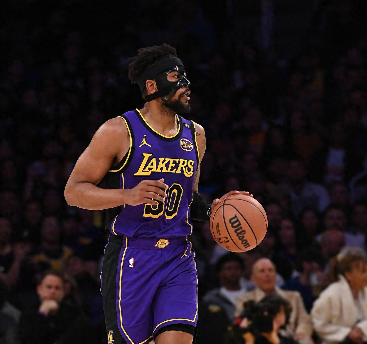 湖人新援艾顿和拉拉维亚闪耀登场 湖人新援艾顿和拉拉维亚闪耀登场