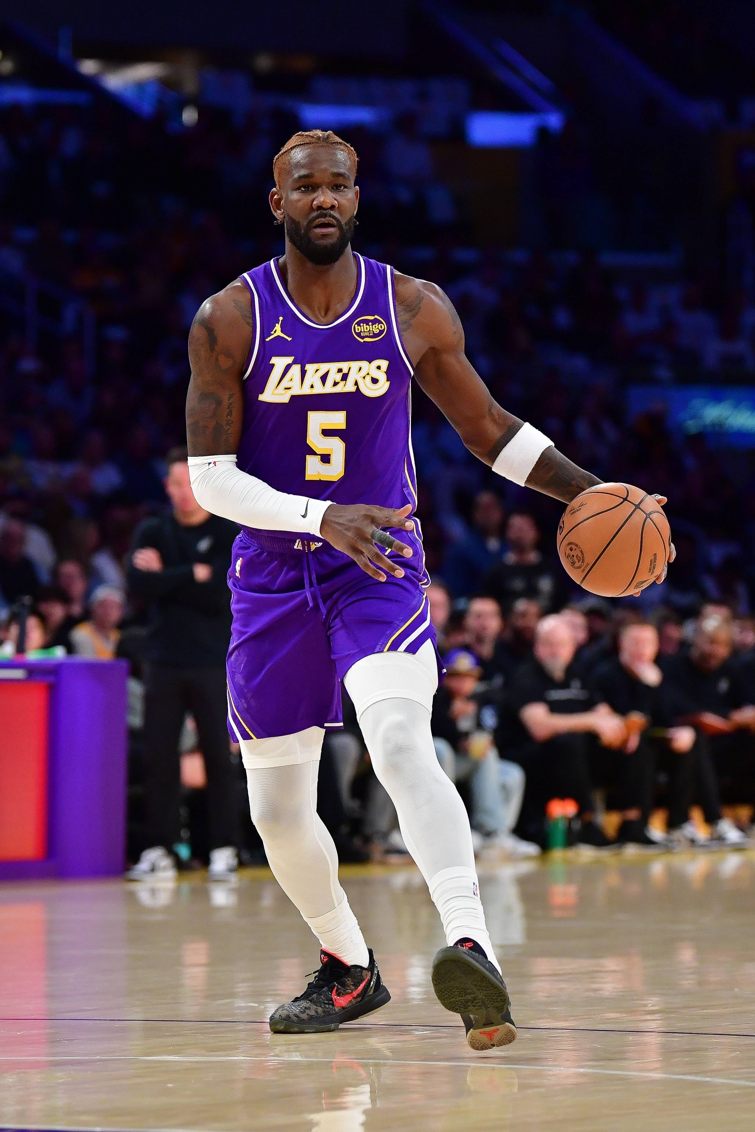 湖人新援艾顿和拉拉维亚闪耀登场 湖人新援艾顿和拉拉维亚闪耀登场