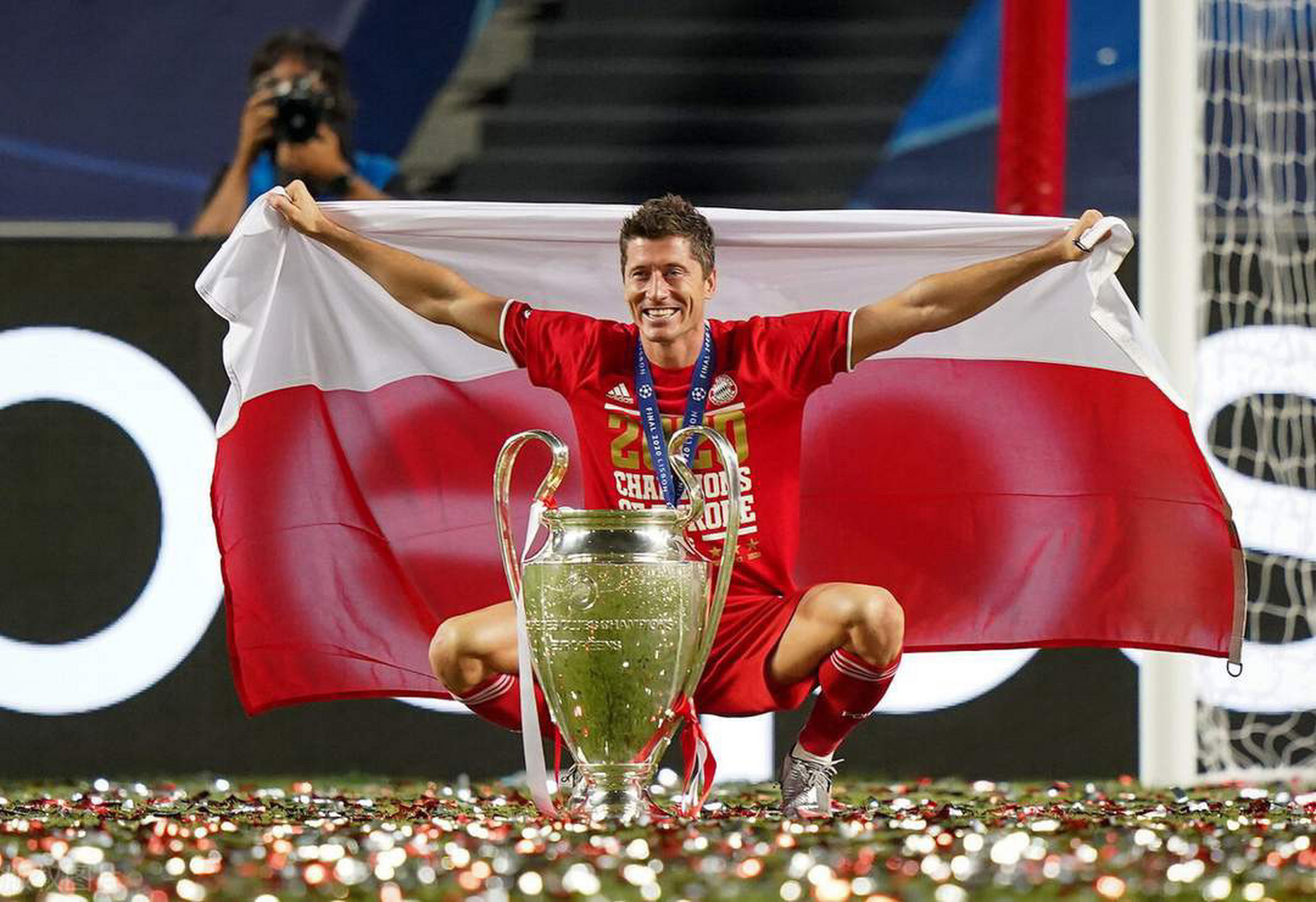 刚刚！多伦多猛龙窗口期临场应变莱万多夫斯基在C9比赛中夺冠，辽宁本钢窗口期伤情更新(多伦多猛龙队)星空体育app