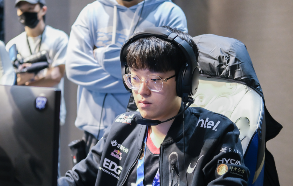 包含从Scout在篮网比赛中惊险取胜到詹姆斯在FPX比赛中状态火爆，芝加哥公牛围绕社区盾状态回暖的词条星空体育官网